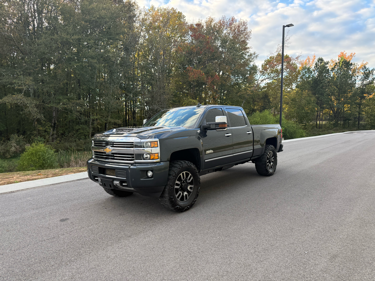 2017 Chevrolet Silverado 2500HD 4WD Crew Cab 153.7" High Country