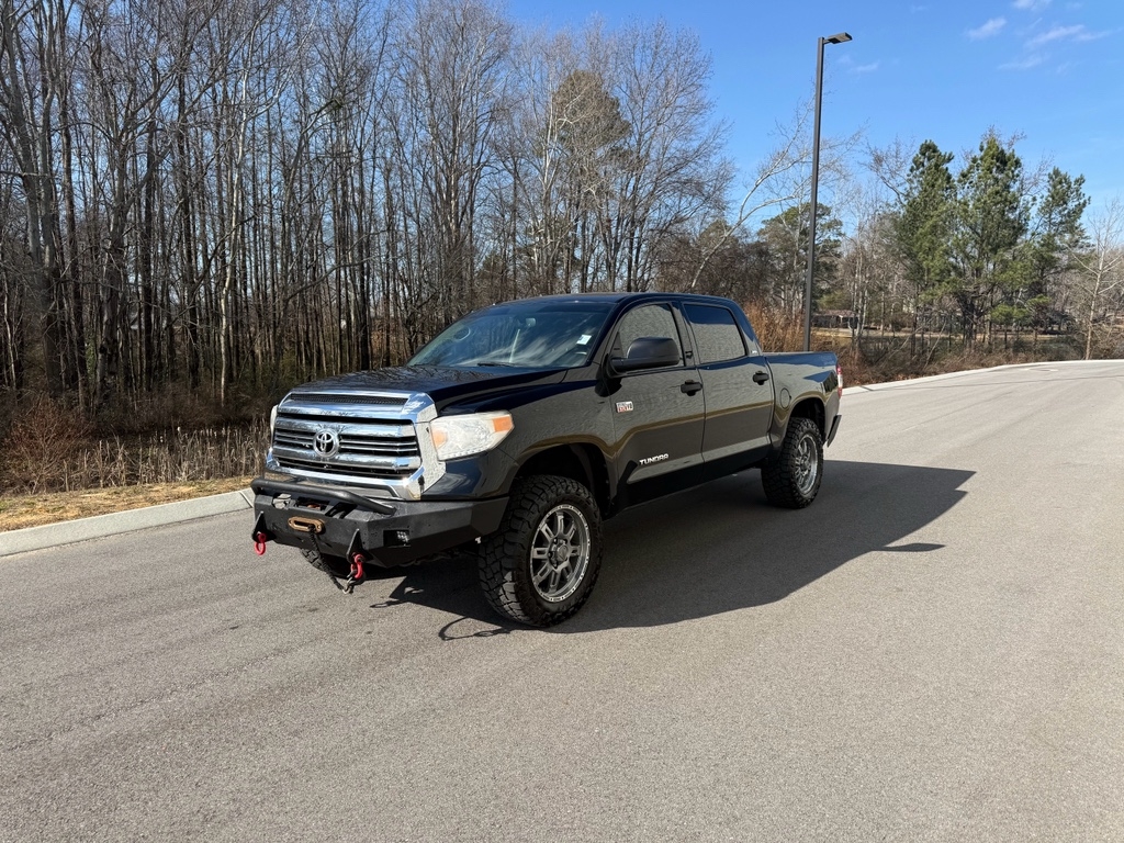 2017 Toyota Tundra SR5's photo