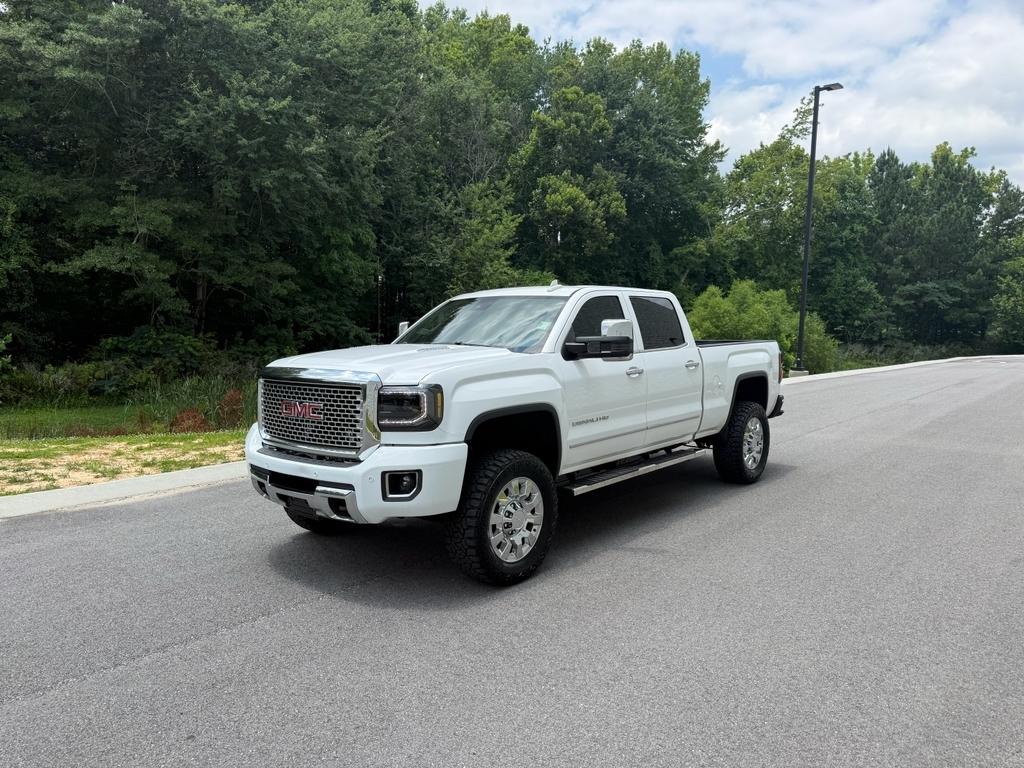 2015 GMC Sierra 2500HD Denali Crew Cab 4WD