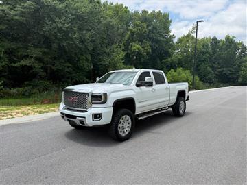 2015 GMC Sierra 2500HD Denali Crew Cab 4WD