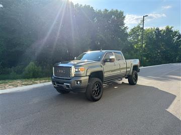 2017 GMC Sierra 2500HD Denali Crew Cab 4WD