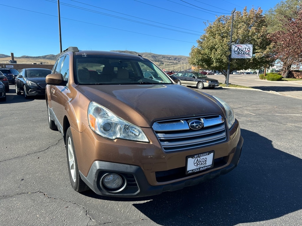 2013 Subaru Outback Premium's photo