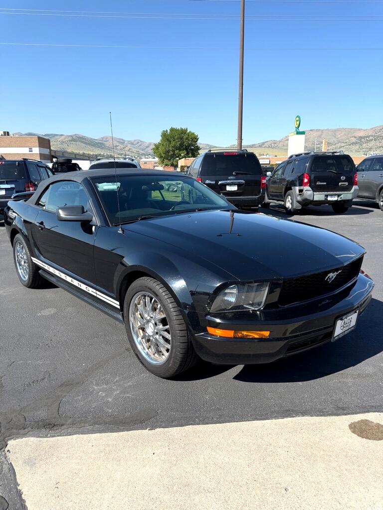2005 Ford Mustang Deluxe