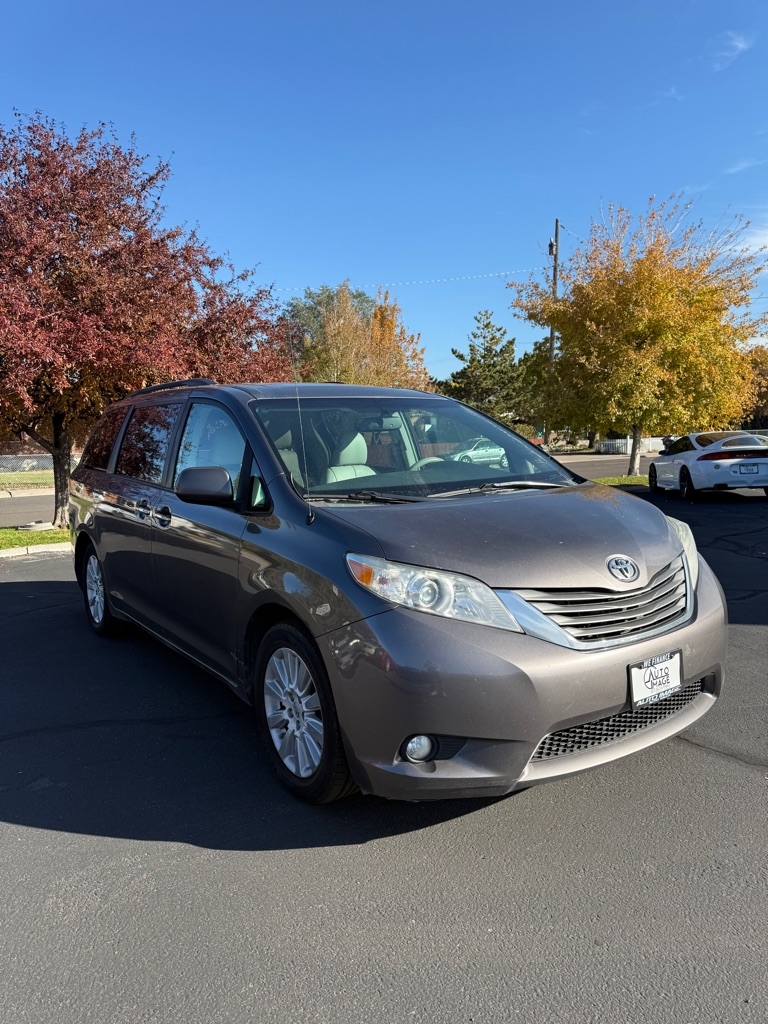 2014 Toyota Sienna XLE
