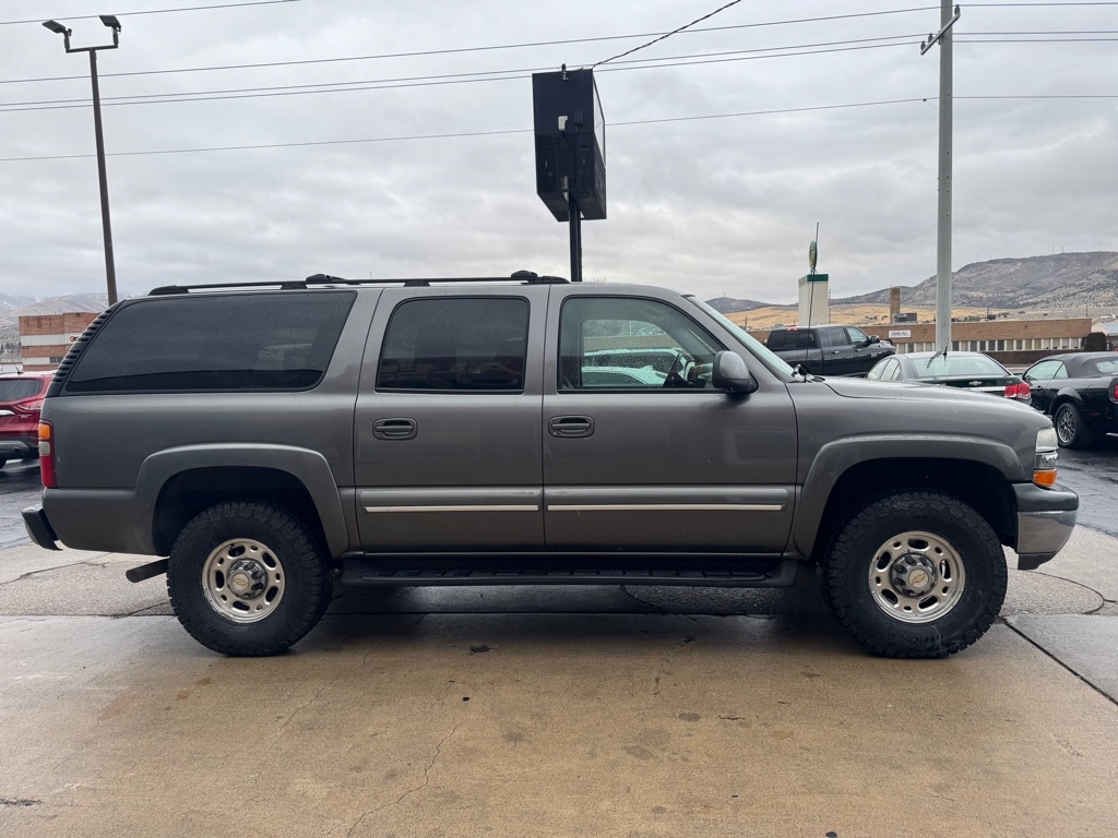 2001 Chevrolet Suburban Base's photo