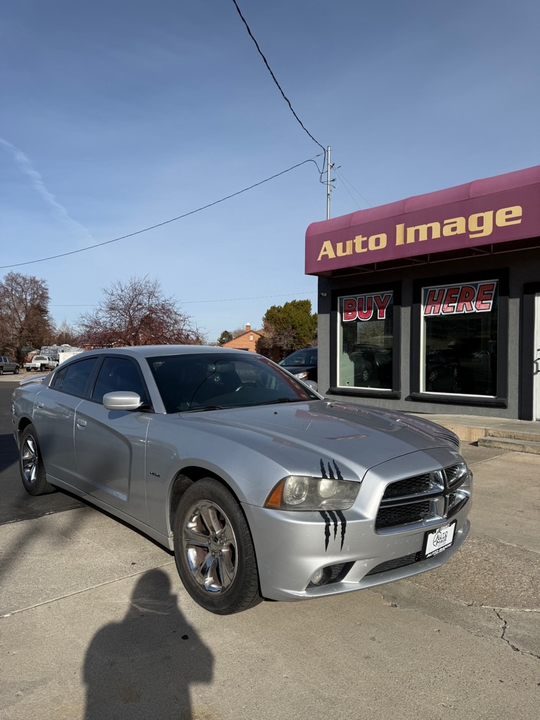 2011 Dodge Charger R/T photo 2