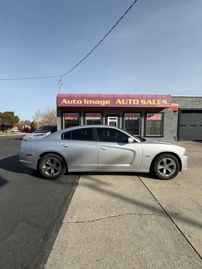 2011 Dodge Charger R/T photo 4