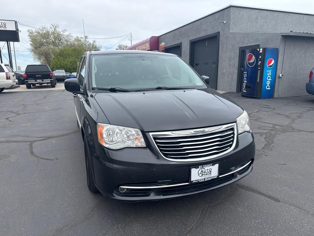 Chrysler Town & Country  2011