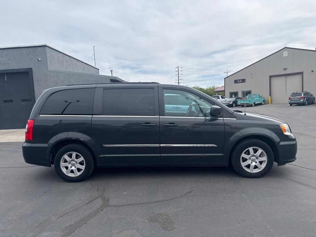 Chrysler Town & Country  2011