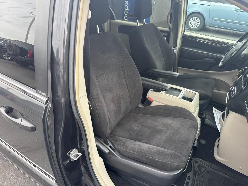 Chrysler Town & Country  2011