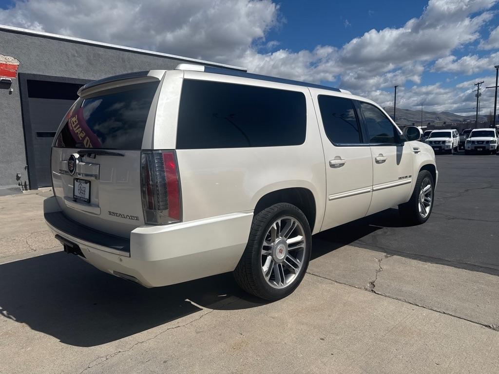 Cadillac Escalade  2013