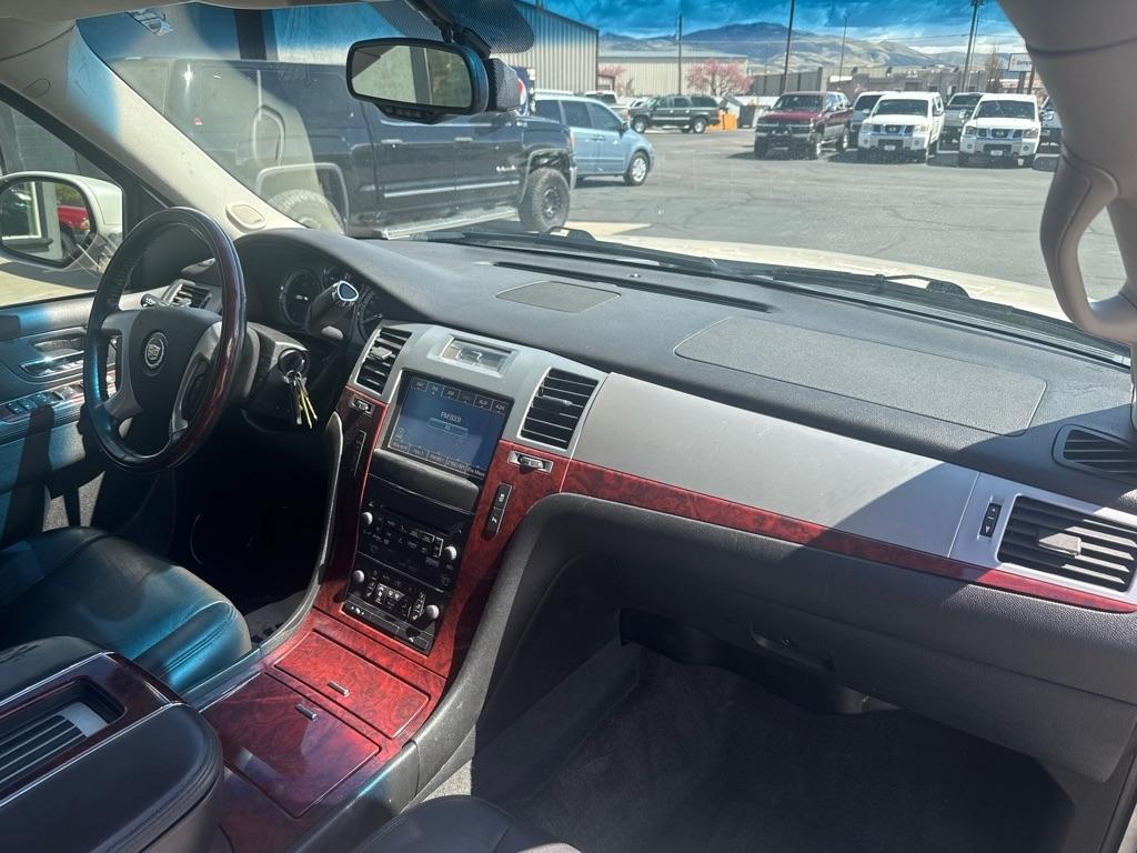 Cadillac Escalade  2013