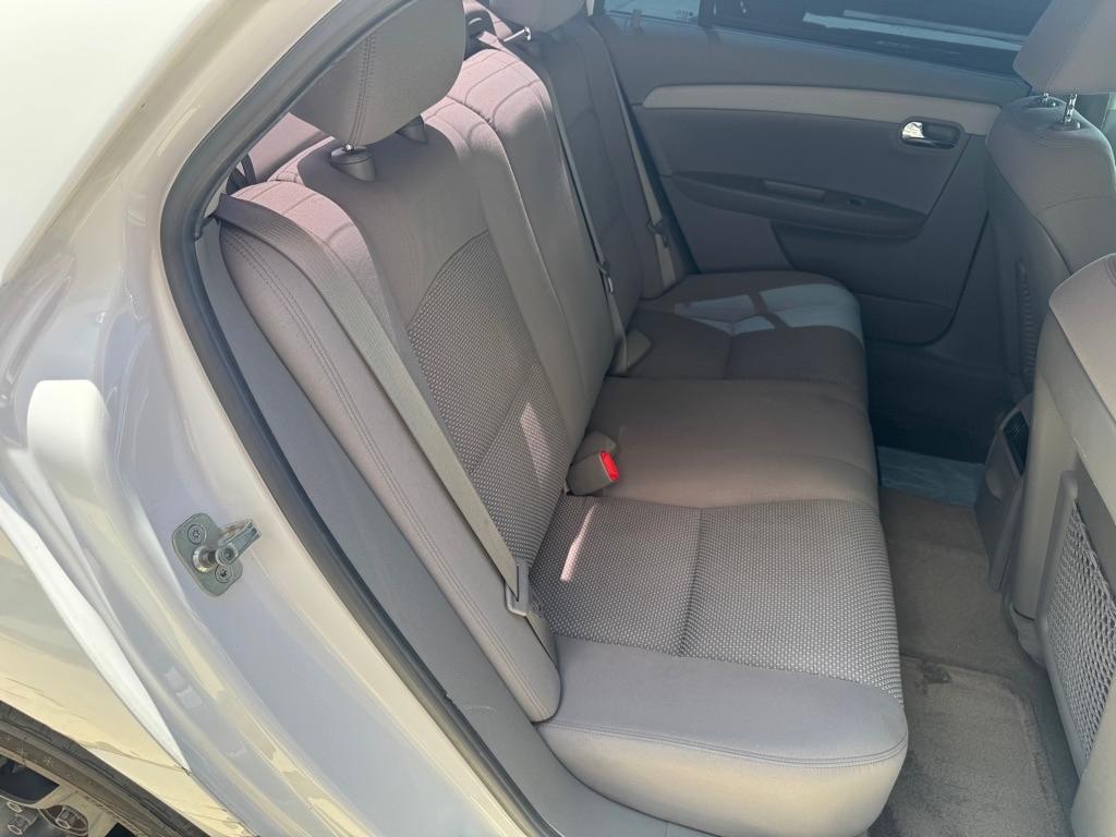 Chevrolet Malibu  2010
