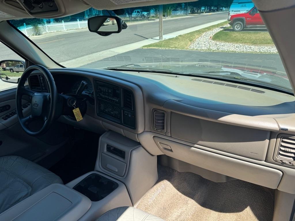 Chevrolet Suburban  2002