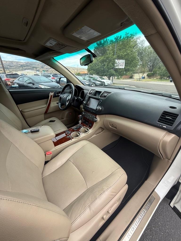 Toyota Highlander  2012