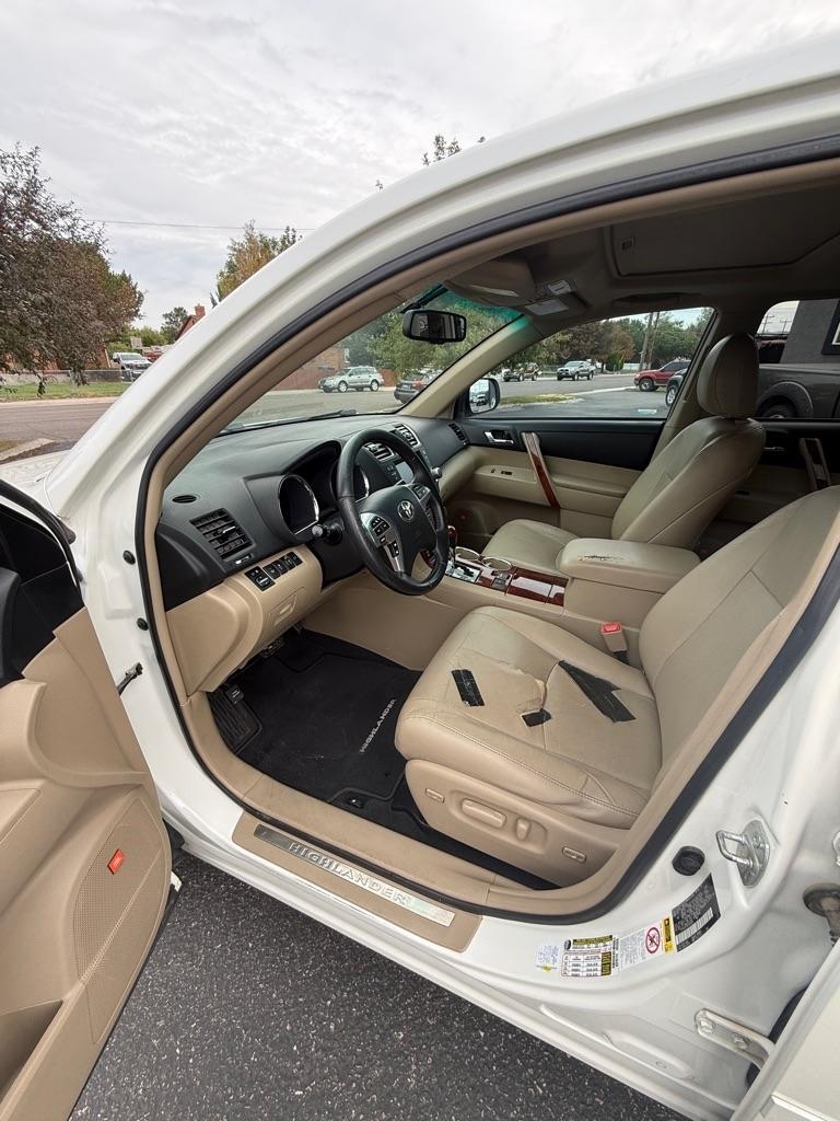 Toyota Highlander  2012