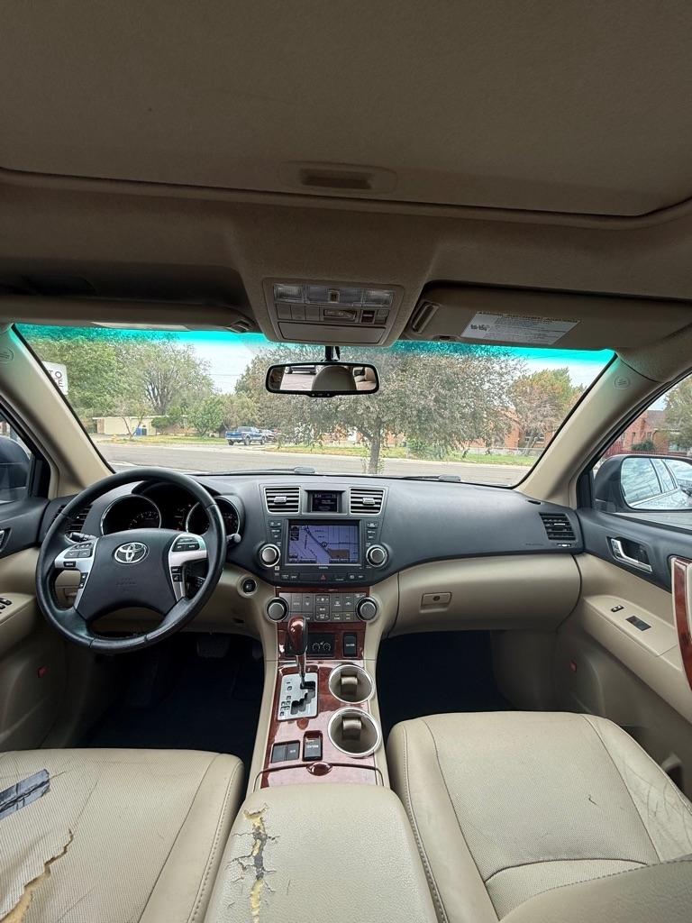 Toyota Highlander  2012