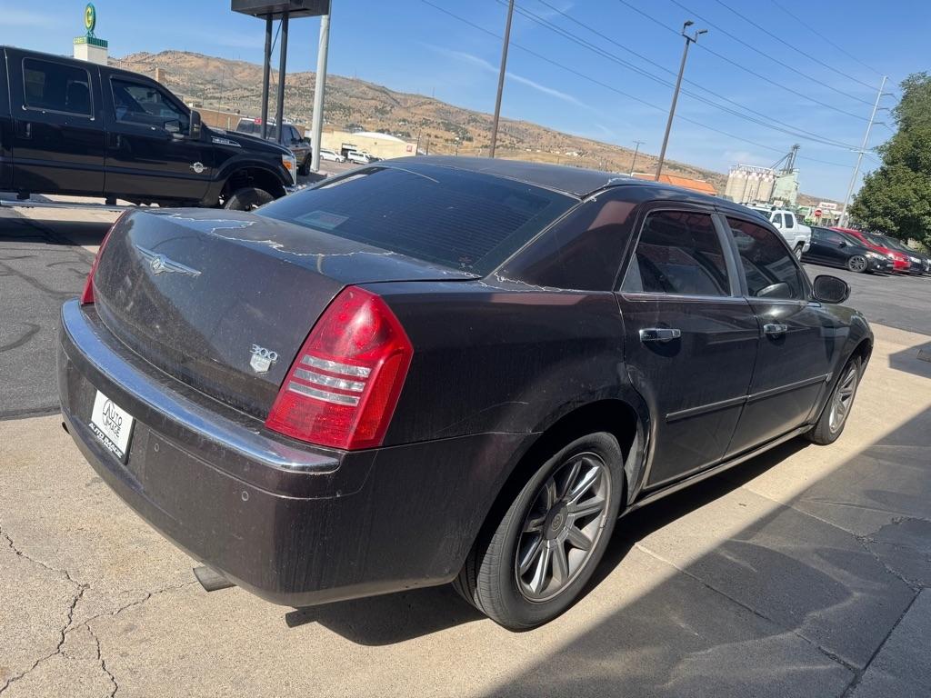 Chrysler 300  2005