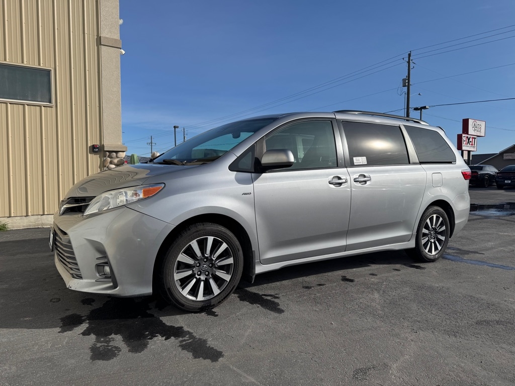 2018 Toyota Sienna XLE