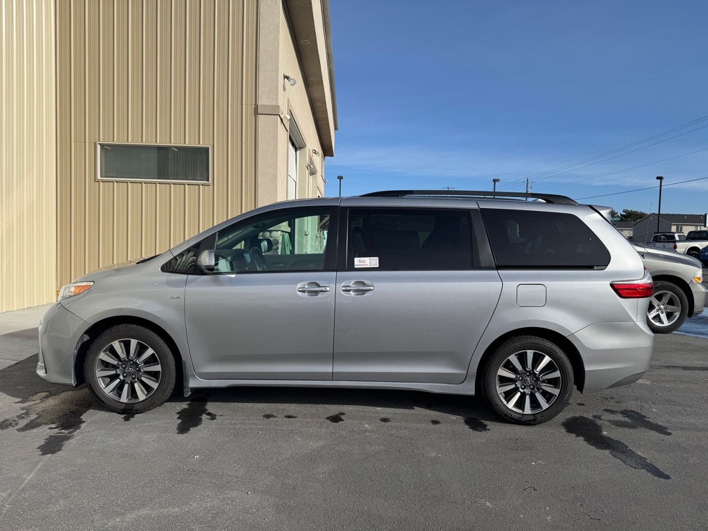Toyota Sienna  2018