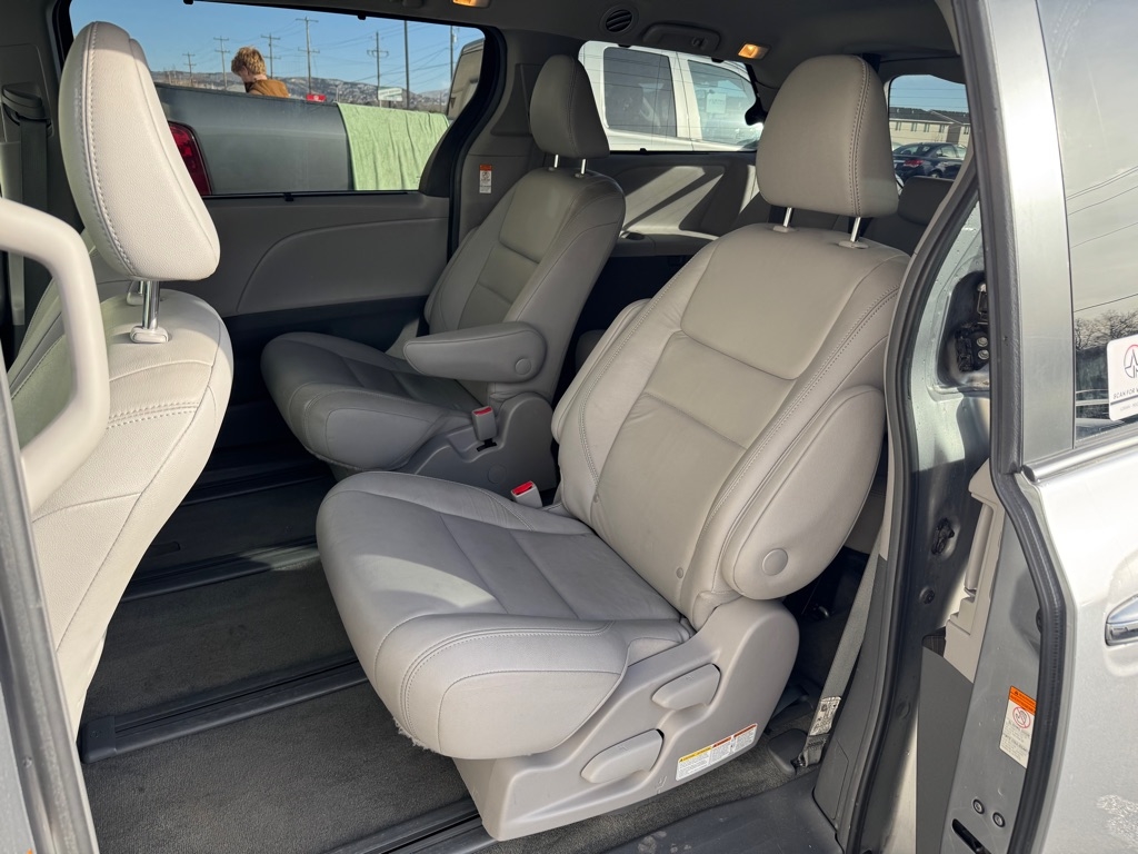 Toyota Sienna  2018