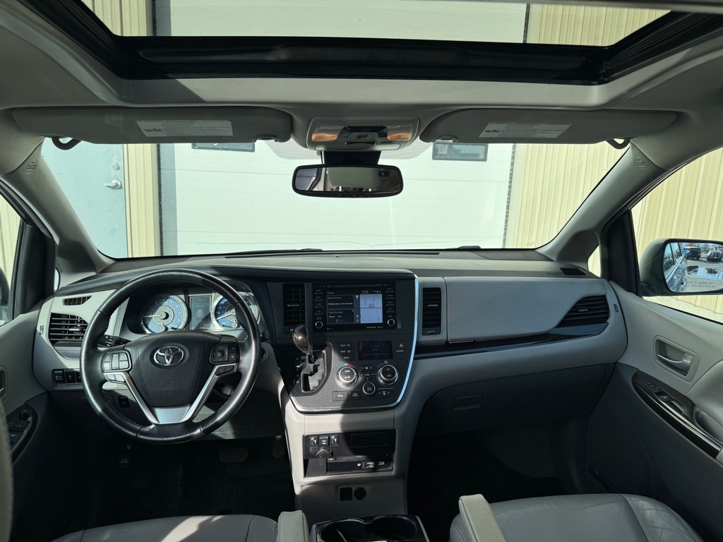 Toyota Sienna  2018