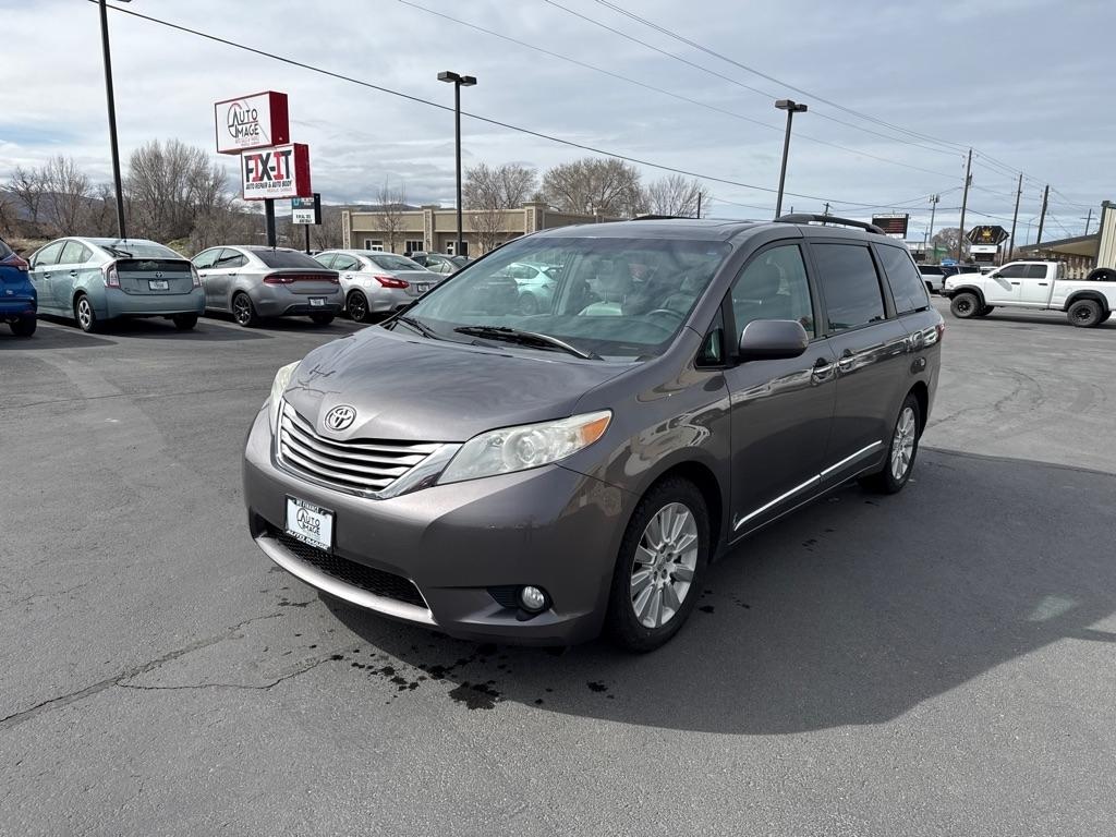 Toyota Sienna  2015