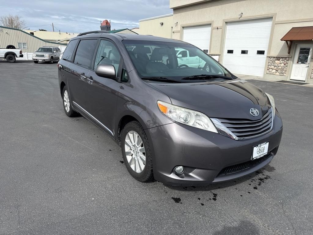 Toyota Sienna  2015