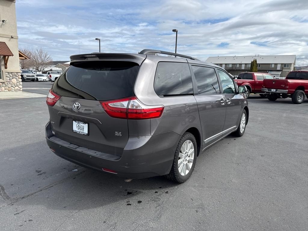 Toyota Sienna  2015