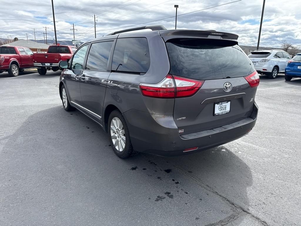 Toyota Sienna  2015