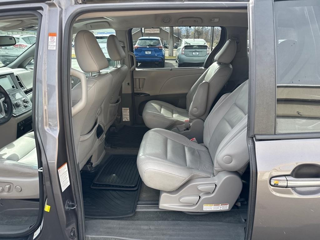 Toyota Sienna  2015