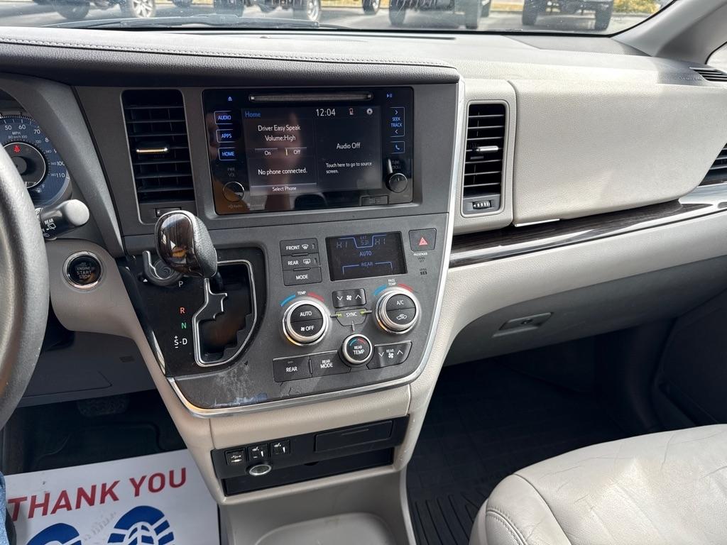 Toyota Sienna  2015