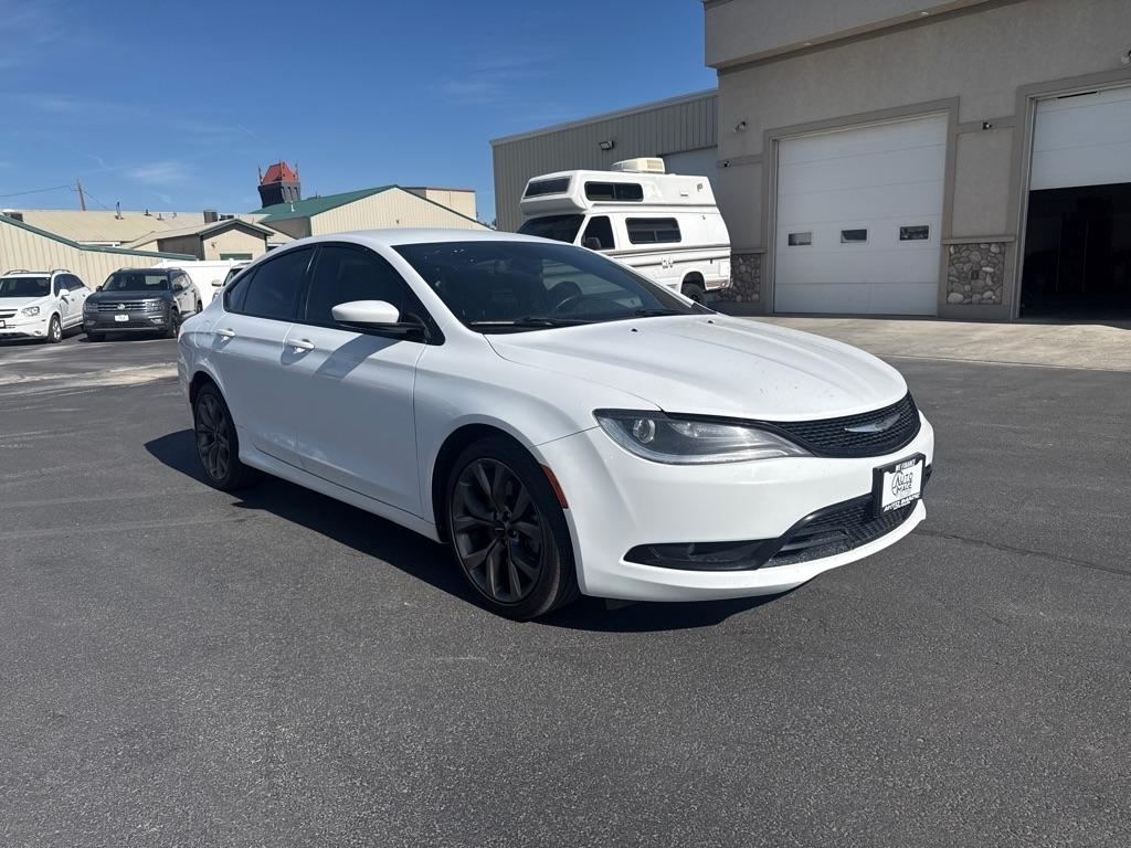 Chrysler 200  2015