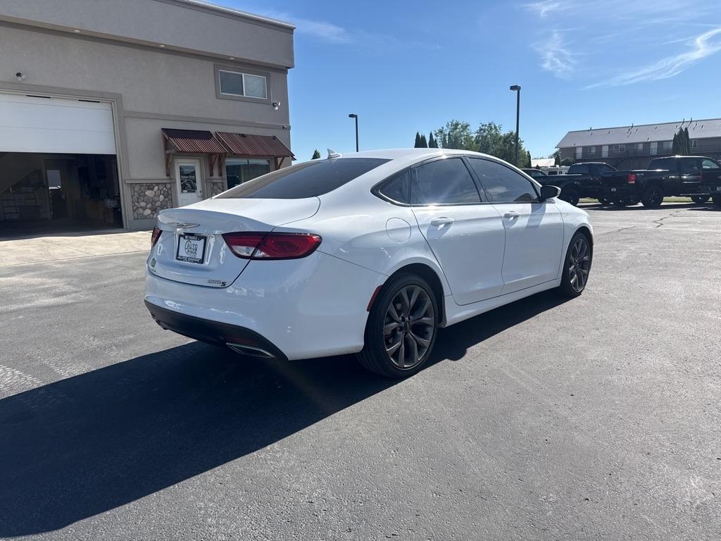 Chrysler 200  2015