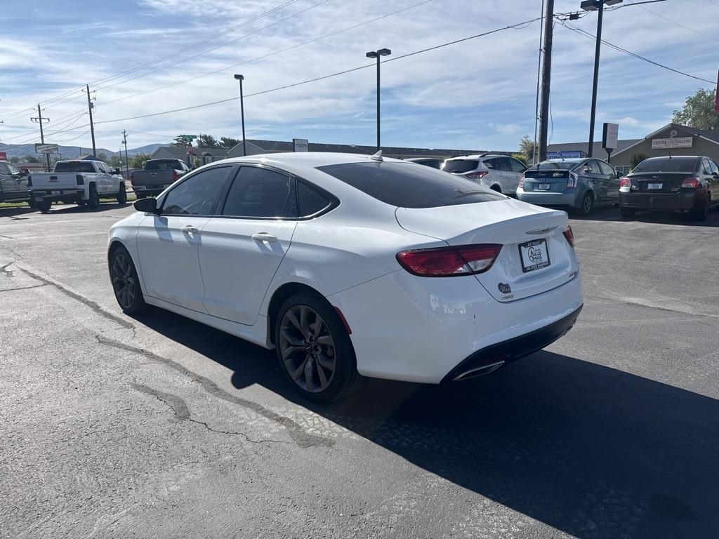 Chrysler 200  2015