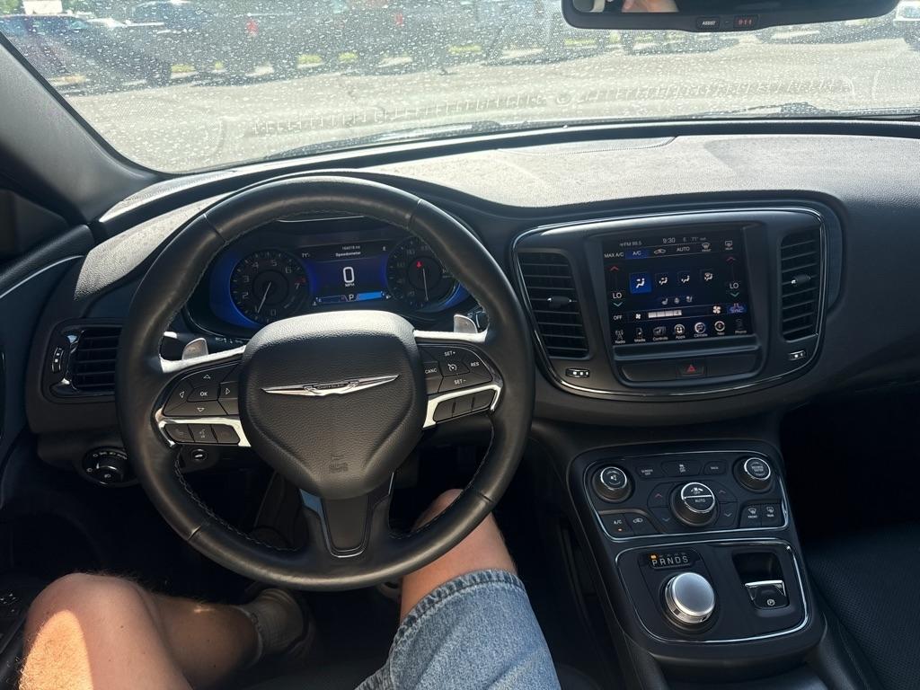 Chrysler 200  2015