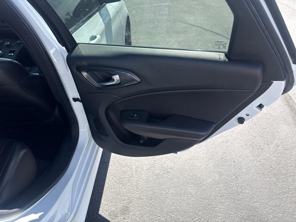 Chrysler 200  2015