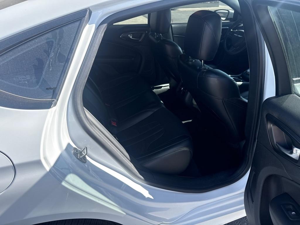 Chrysler 200  2015