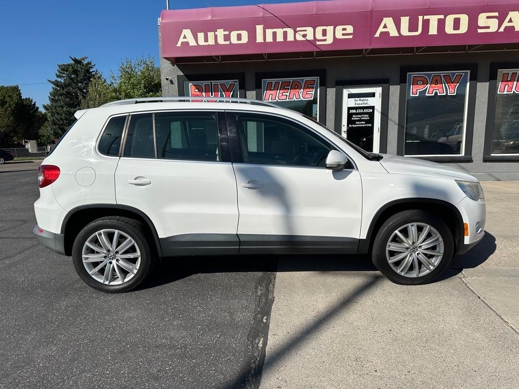 Volkswagen Tiguan  2010
