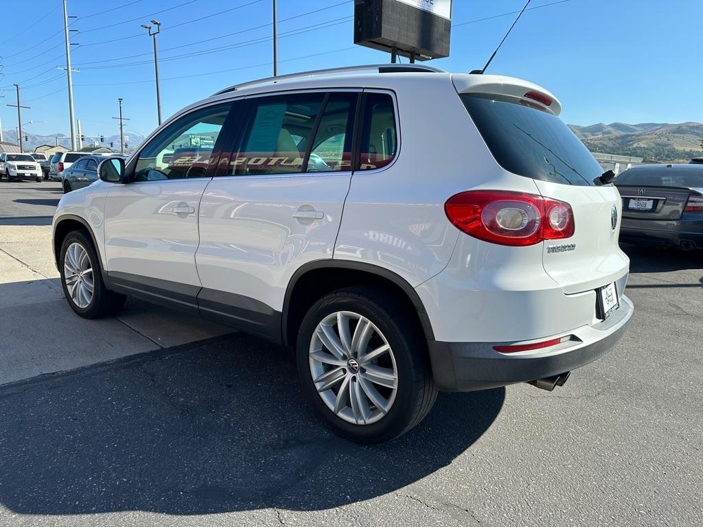 Volkswagen Tiguan  2010