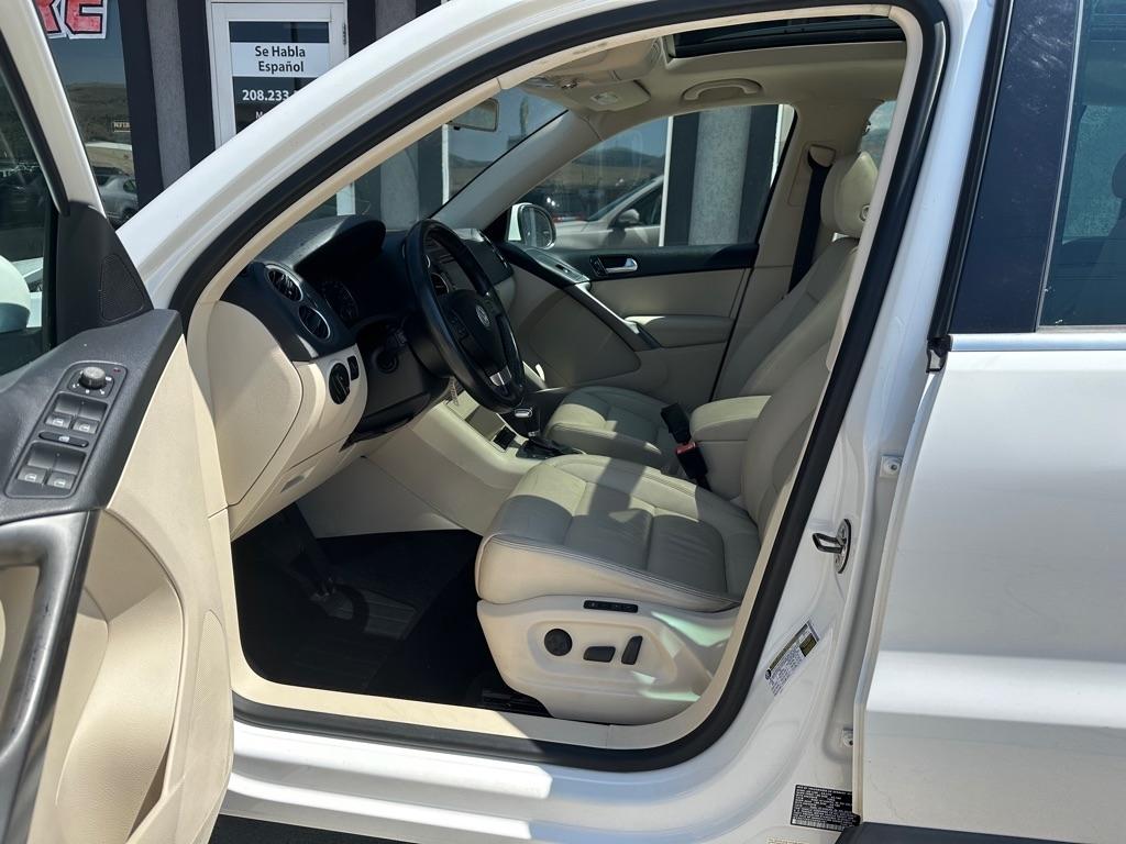 Volkswagen Tiguan  2010