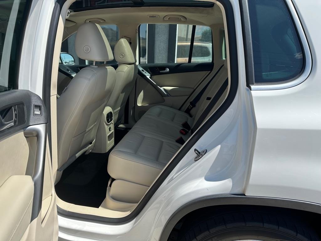 Volkswagen Tiguan  2010