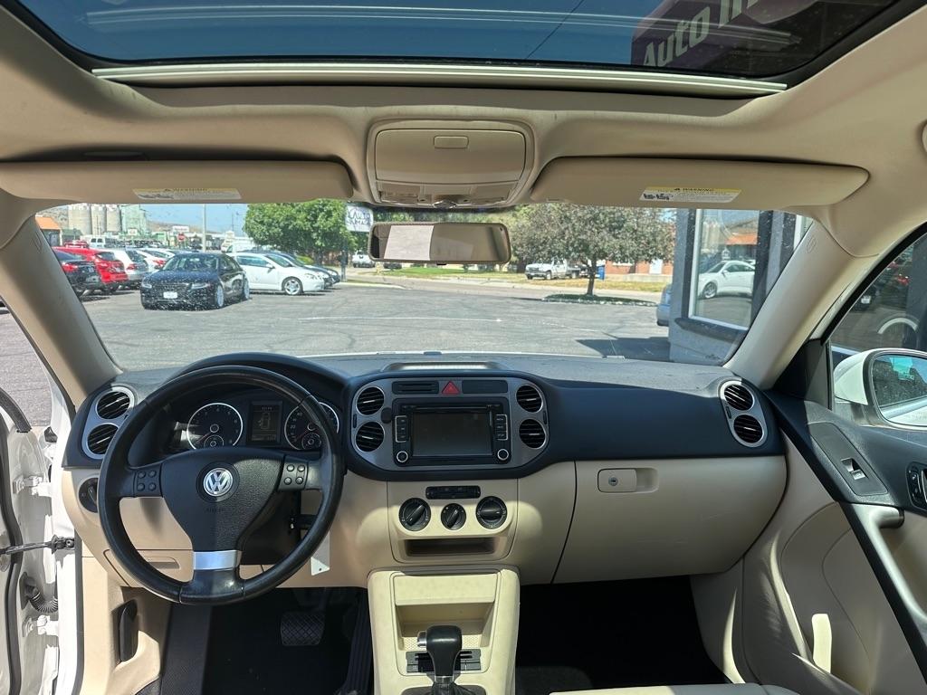 Volkswagen Tiguan  2010