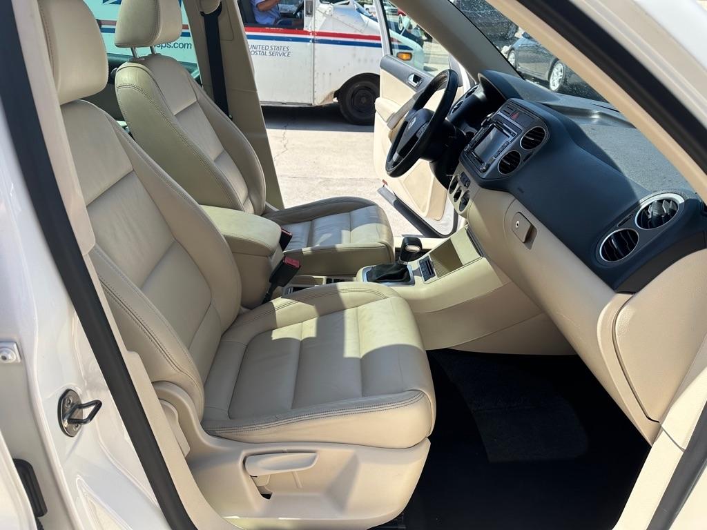 Volkswagen Tiguan  2010