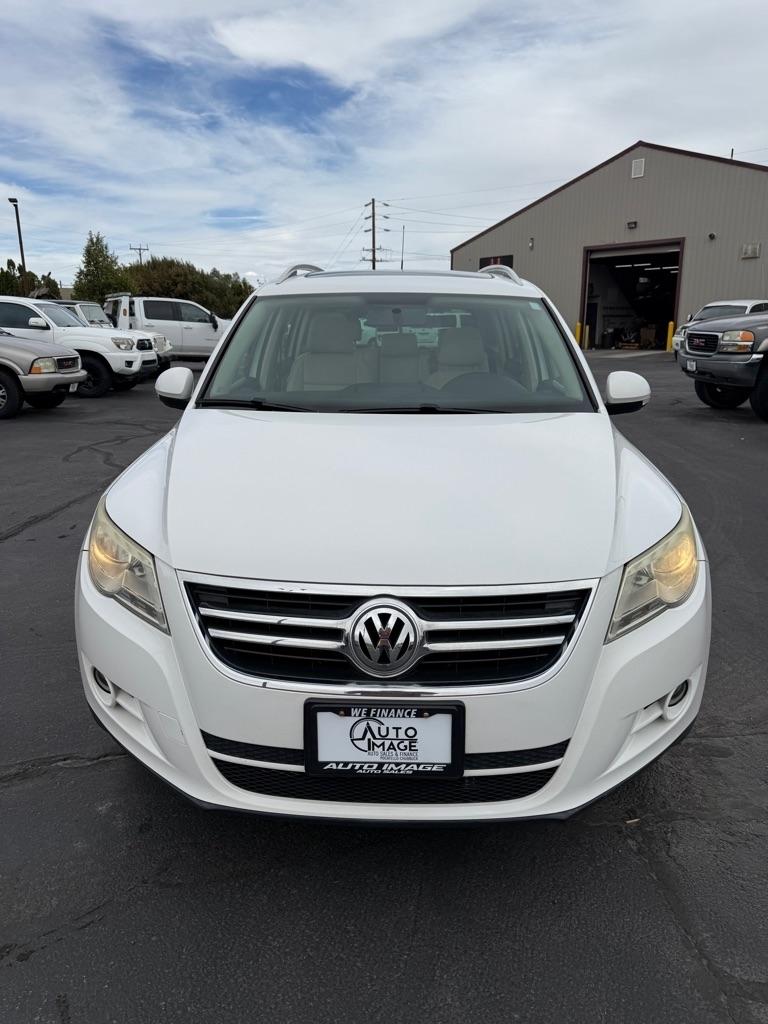 Volkswagen Tiguan  2010