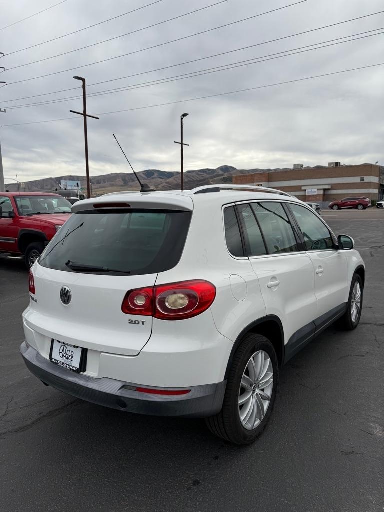 Volkswagen Tiguan  2010