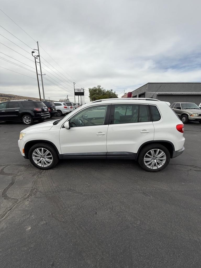 Volkswagen Tiguan  2010