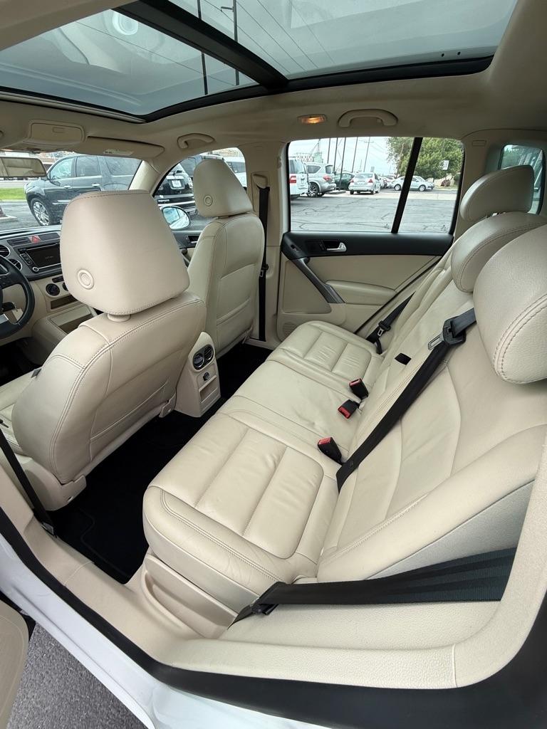 Volkswagen Tiguan  2010