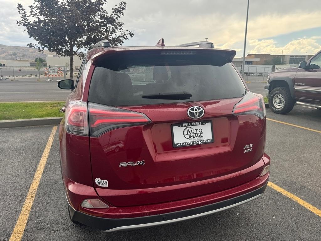 Toyota RAV4  2018