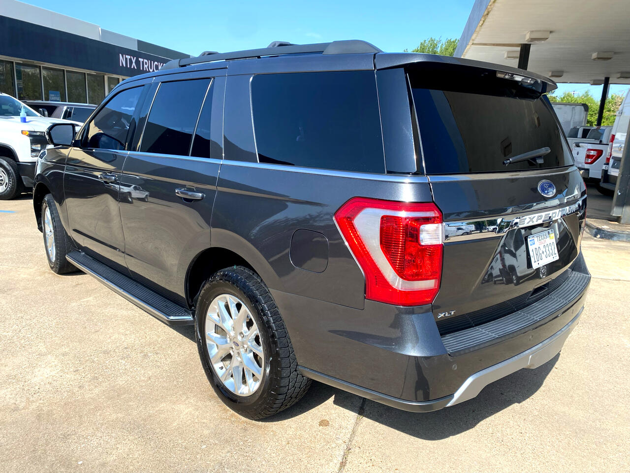 2021 Ford Expedition XLT photo 2